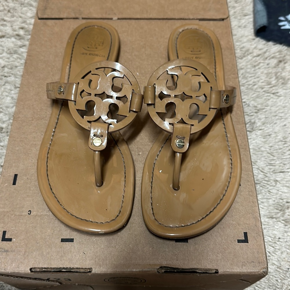 Tory Burch Miller Sandals. Patent Leather in Tan.